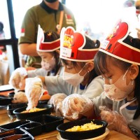 Outdoor Study ke Pizza Hut Sudirman | Kelas 3